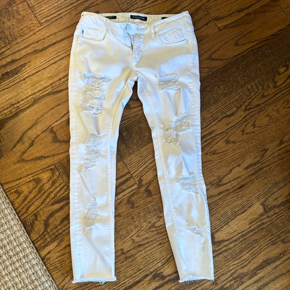 Distressed White Vigoss Jeans size 26 length 25 ‘The Thompson Tomboy”
